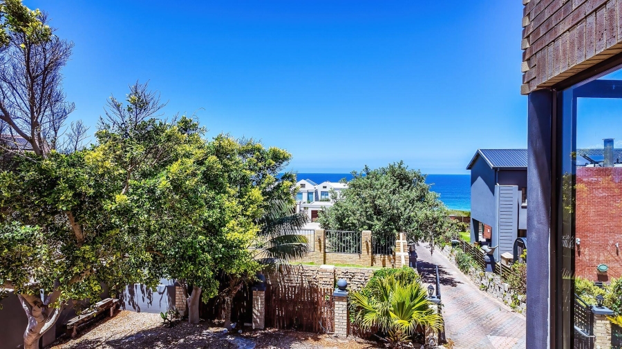 5 Bedroom Property for Sale in Hersham Western Cape